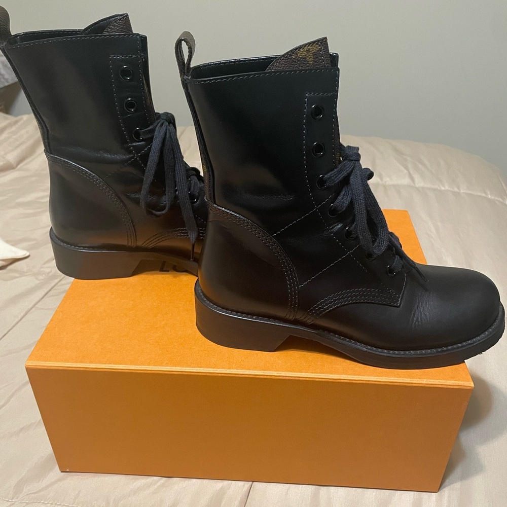Louis Vuitton Metropolis Flat Ranger 8 1/2